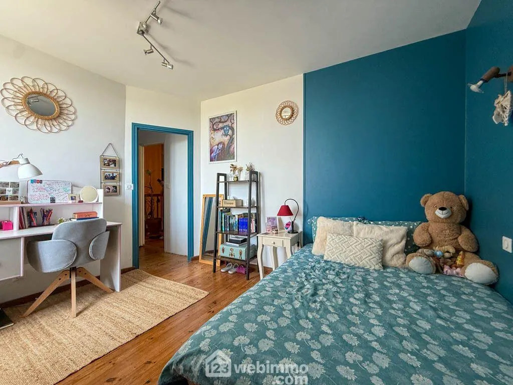 Longère authentique avec potentiel à Pouzauges - 205 m² 