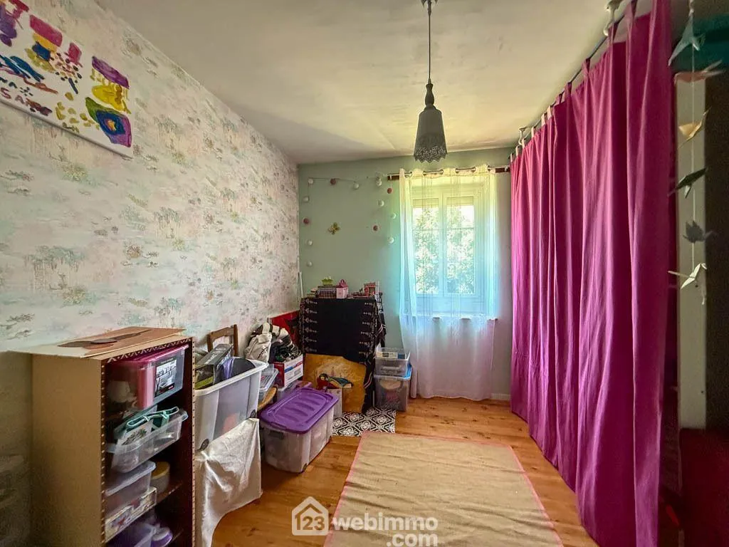 Longère authentique avec potentiel à Pouzauges - 205 m² 