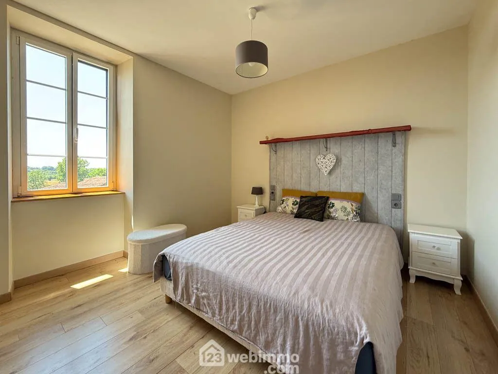 Longère authentique avec potentiel à Pouzauges - 205 m² 