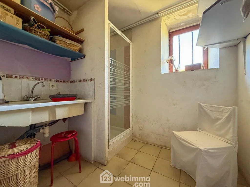 Longère authentique avec potentiel à Pouzauges - 205 m² 