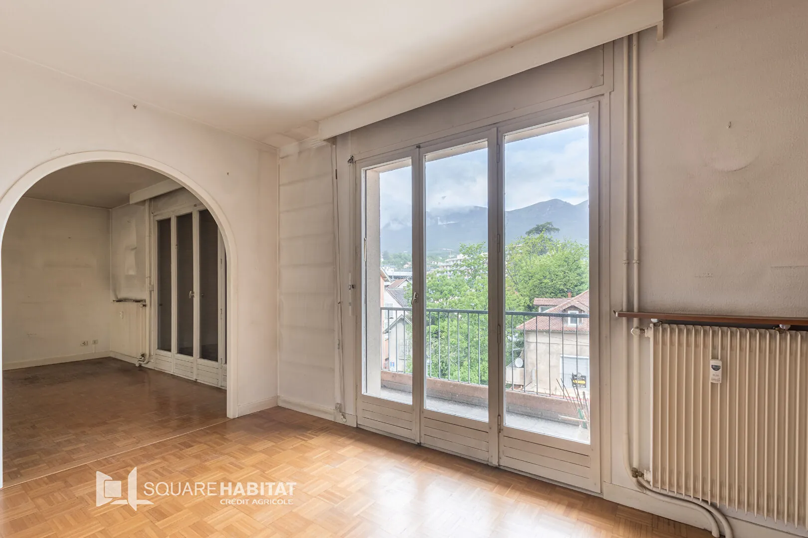 Appartement T4 à vendre à Gap avec vue et balcon, à rénover 