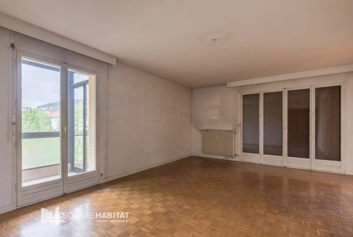 Appartement T4 à vendre à Gap avec vue et balcon, à rénover 