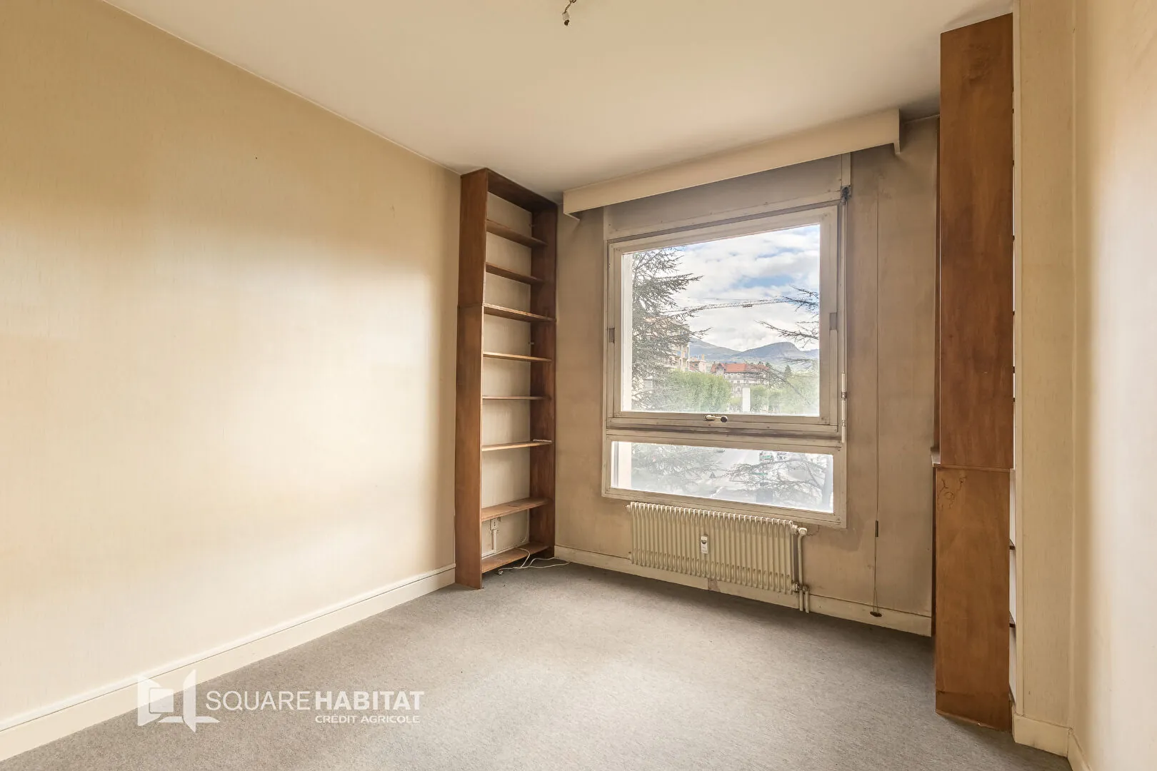 Appartement T4 à vendre à Gap avec vue et balcon, à rénover 