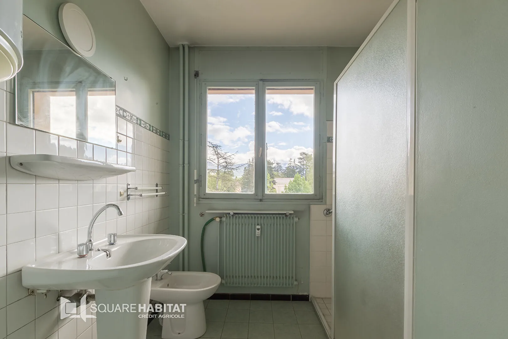 Appartement T4 à vendre à Gap avec vue et balcon, à rénover 