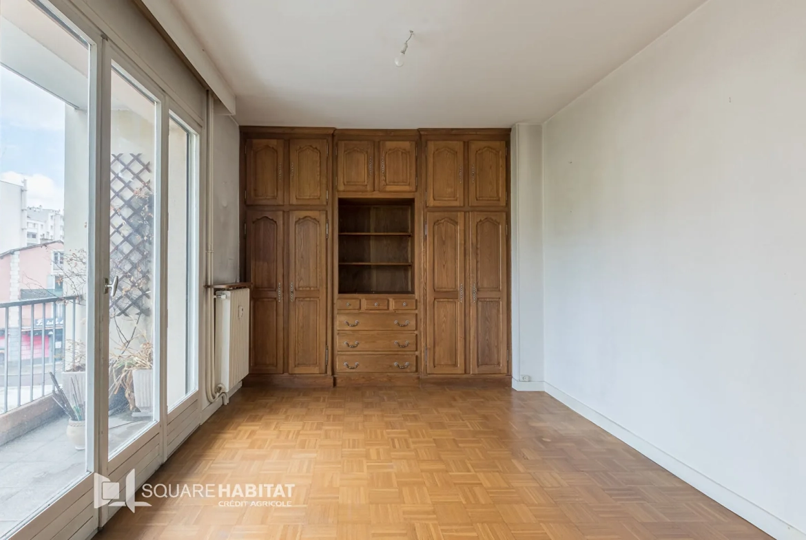Appartement T4 à vendre à Gap avec vue et balcon, à rénover 