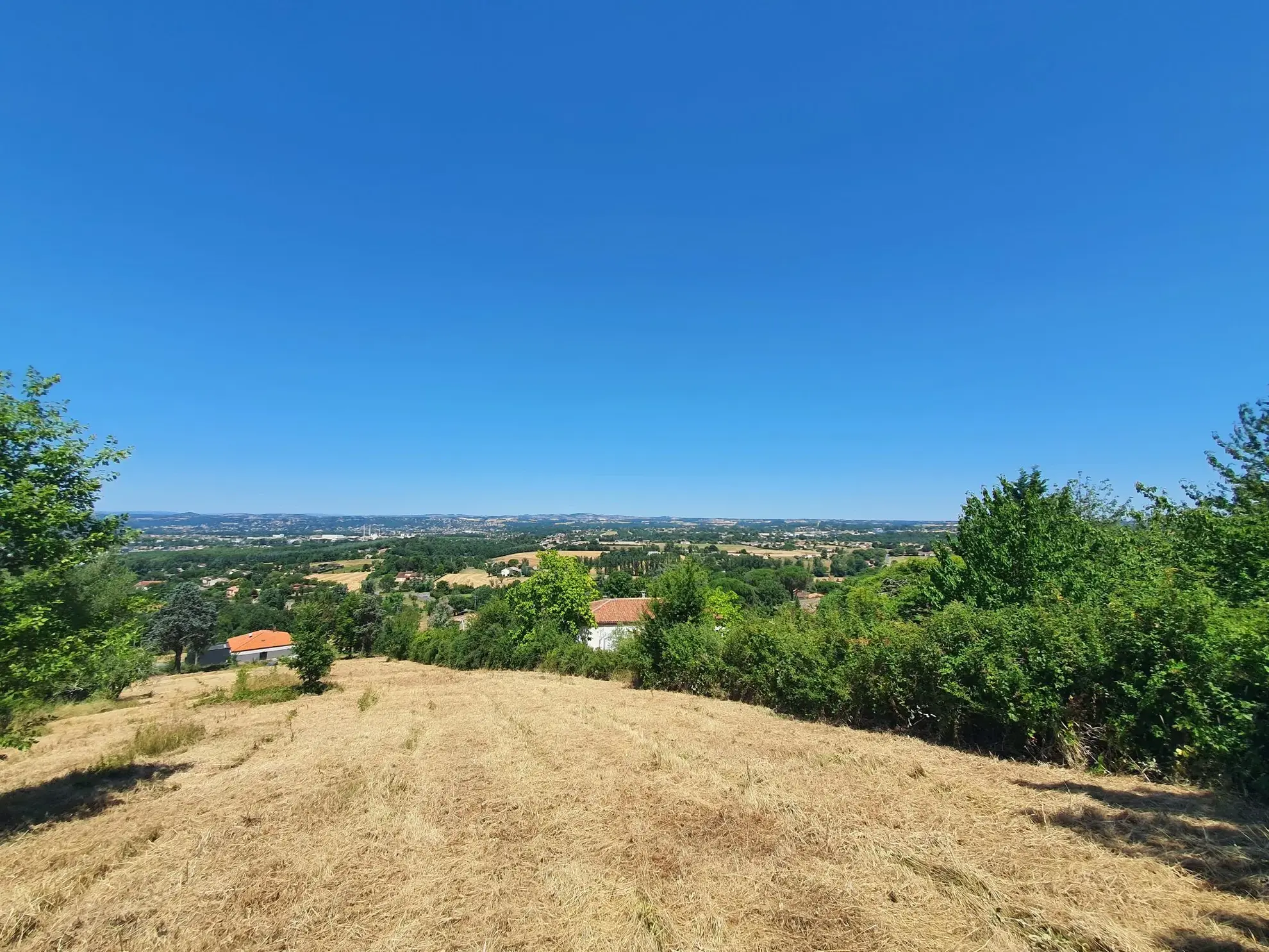 Terrain constructible avec vue panoramique à Albi de 3000 m² 