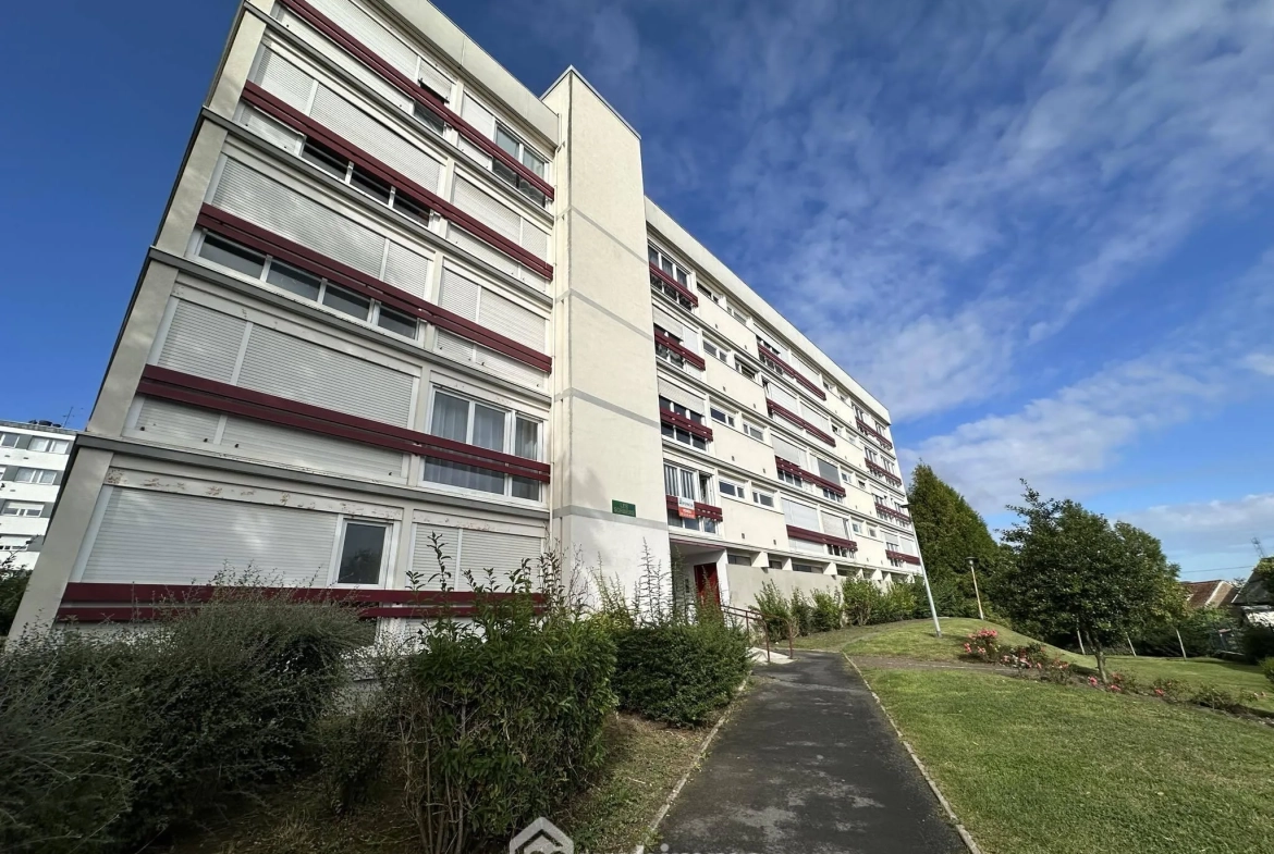 Studio meublé à Laon avec parking privé – Opportunité d'investissement 