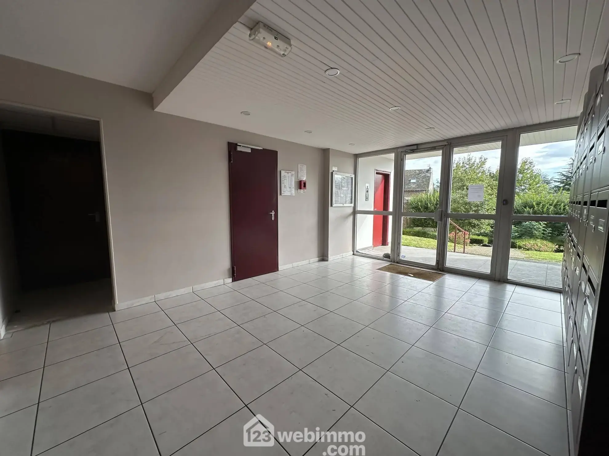 Studio meublé à Laon avec parking privé – Opportunité d'investissement 