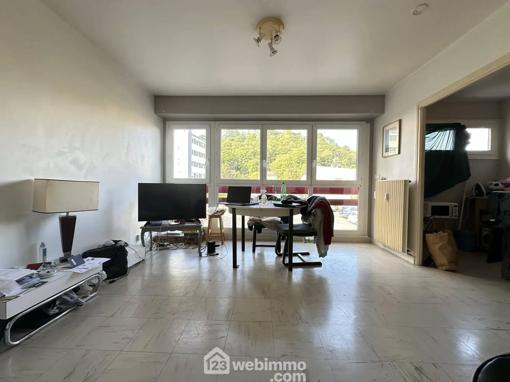 Studio meublé à Laon avec parking privé – Opportunité d'investissement 
