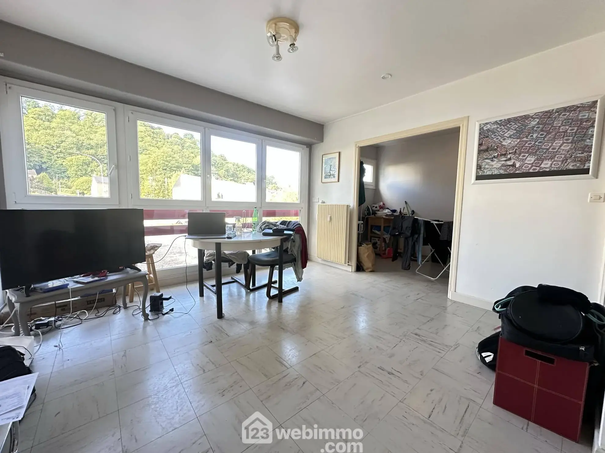 Studio meublé à Laon avec parking privé – Opportunité d'investissement 