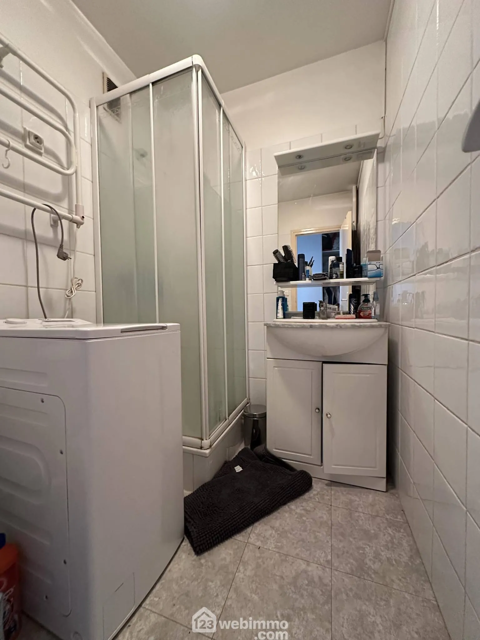 Studio meublé à Laon avec parking privé – Opportunité d'investissement 