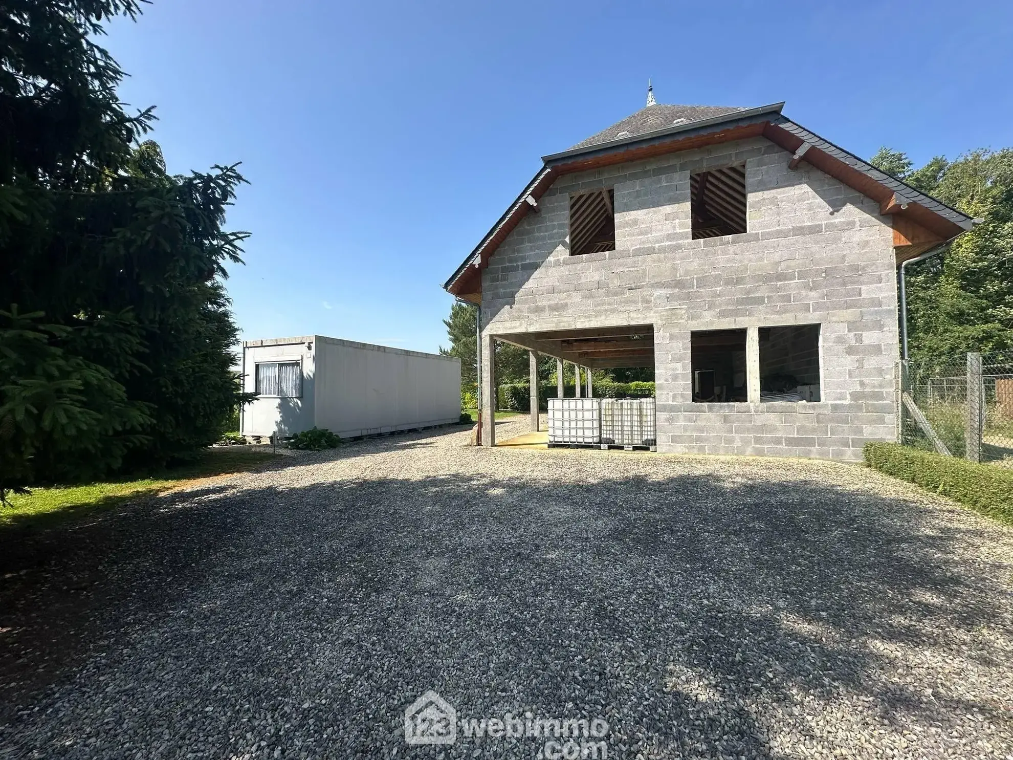 Terrain de 9231 m² avec étang et chalet à Houry – Cadre naturel exceptionnel 