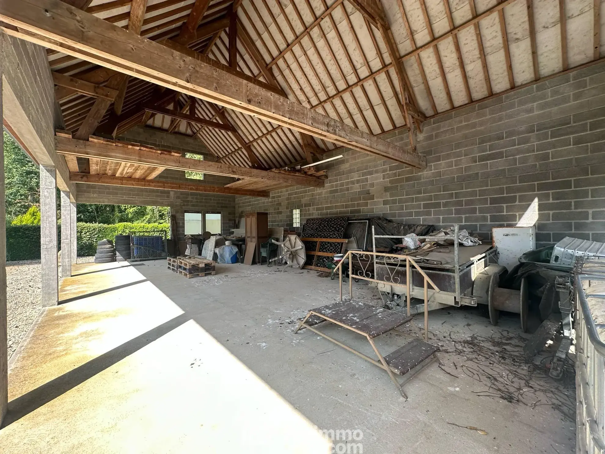 Terrain de 9231 m² avec étang et chalet à Houry – Cadre naturel exceptionnel 