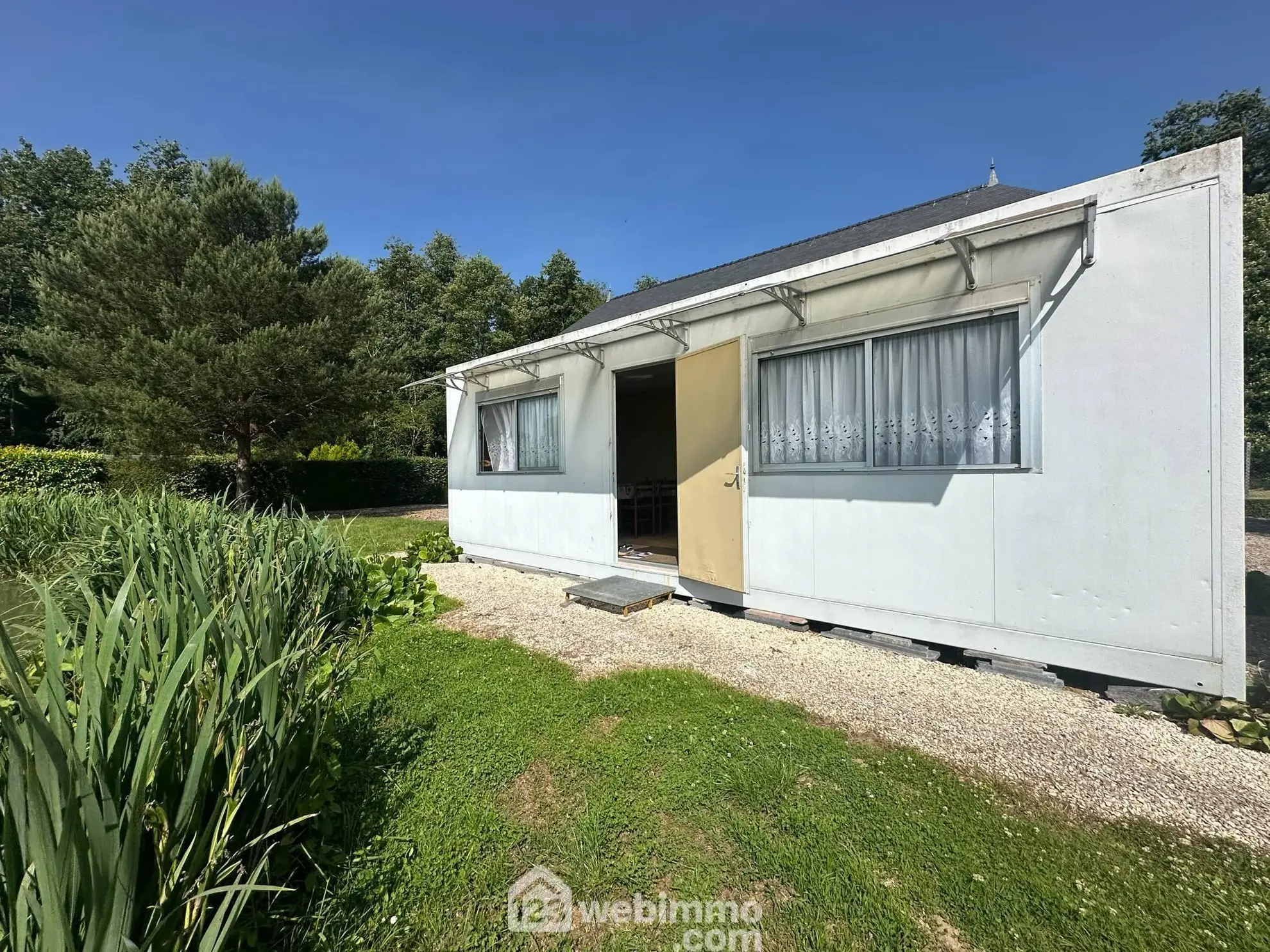 Terrain de 9231 m² avec étang et chalet à Houry – Cadre naturel exceptionnel 