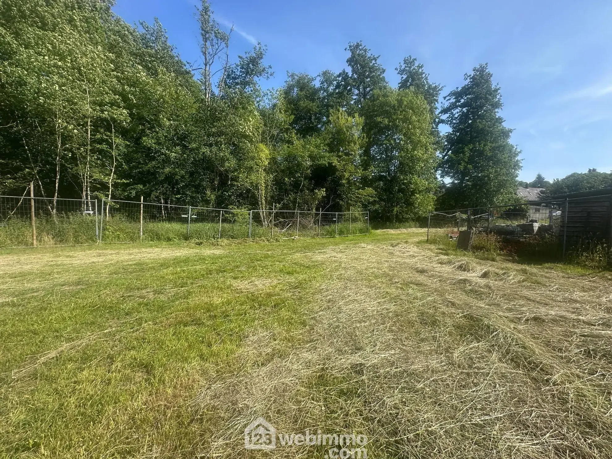Terrain de 9231 m² avec étang et chalet à Houry – Cadre naturel exceptionnel 