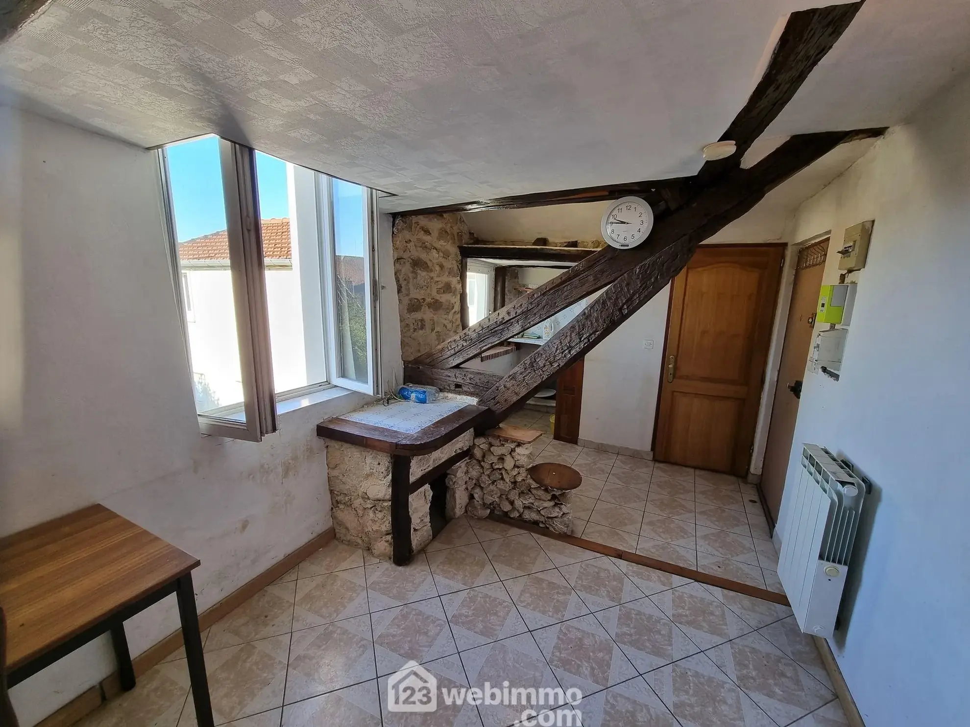 Studio de 17,43 m² à Thiais avec cave et espace aménagé 
