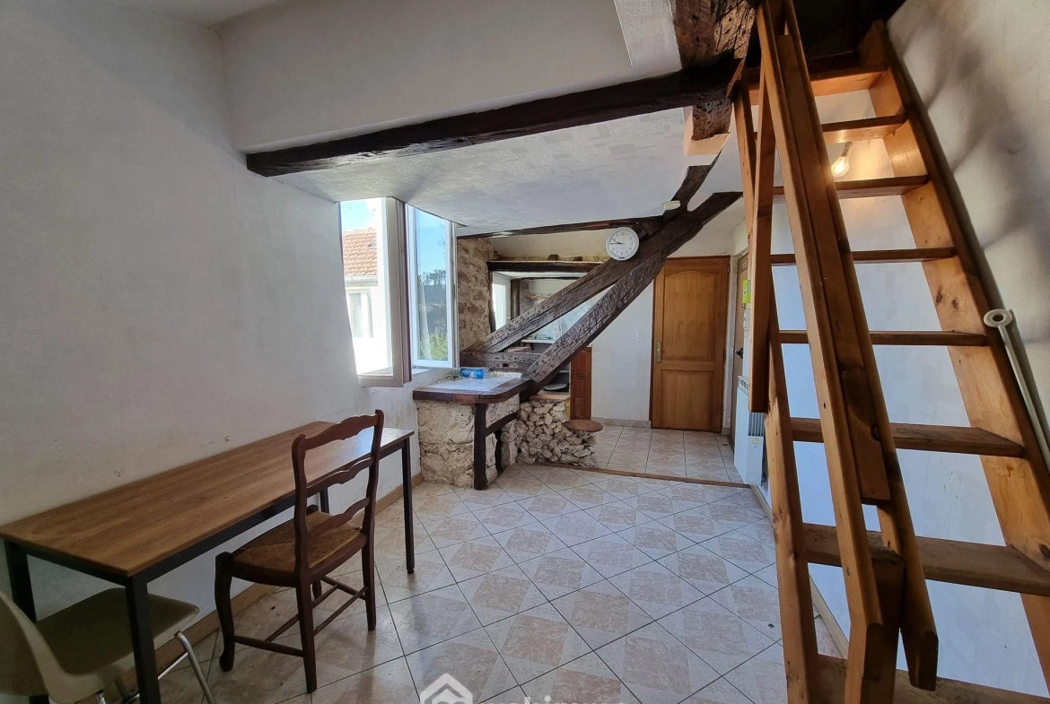 Studio de 17,43 m² à Thiais avec cave et espace aménagé 