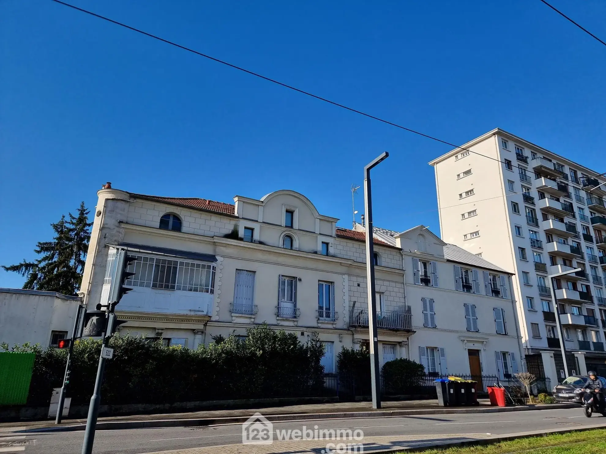Studio de 17,43 m² à Thiais avec cave et espace aménagé 