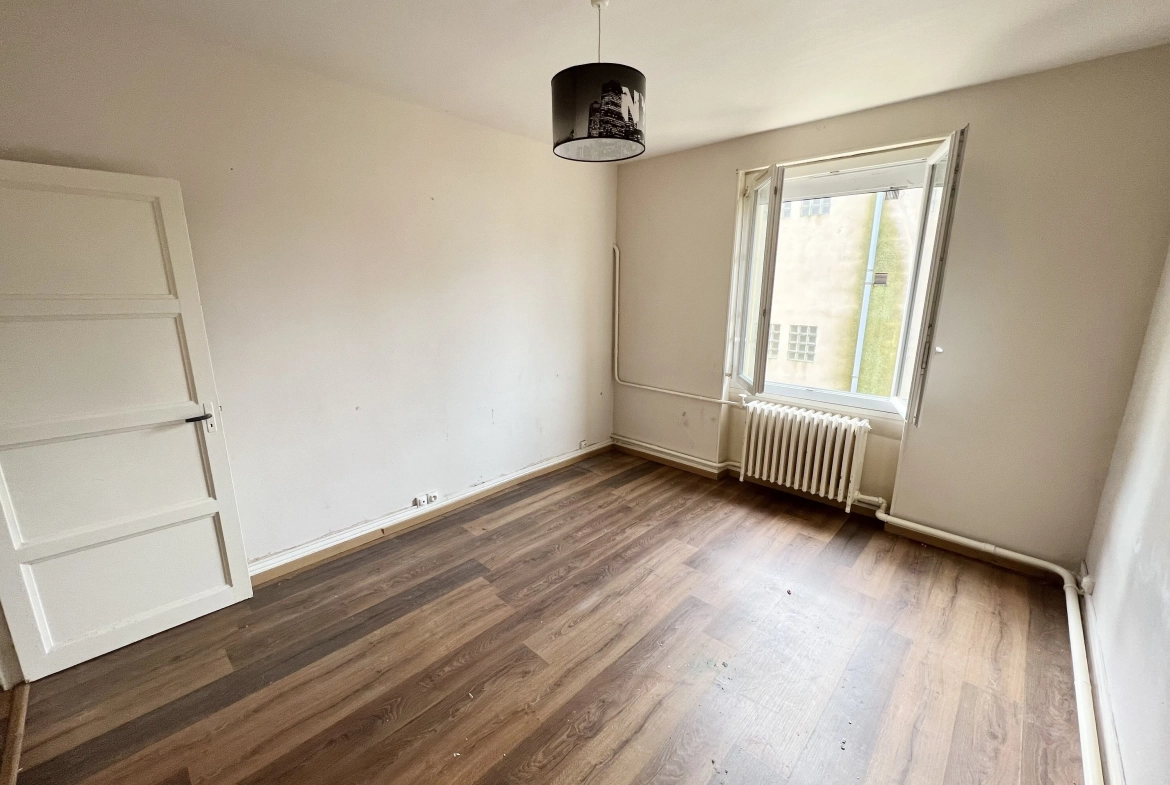 Appartement à rénover à Digoin – Opportunité d'investissement immobilier à 35 000 € 