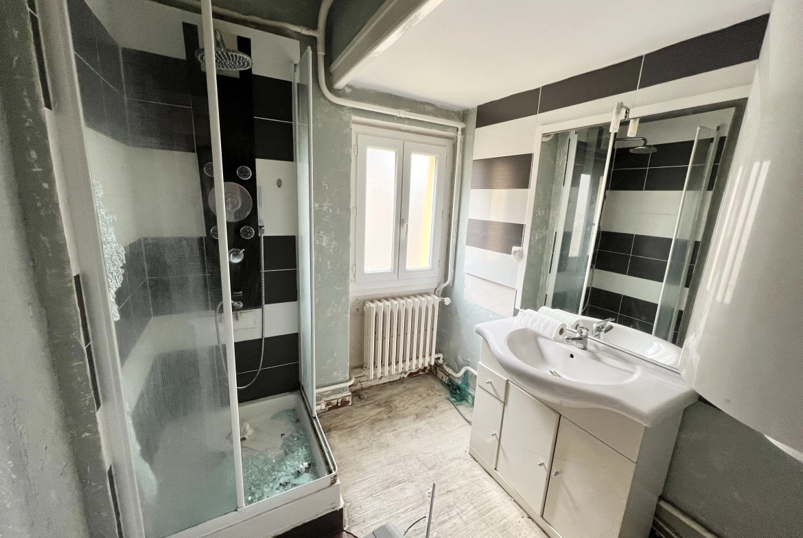 Appartement à rénover à Digoin – Opportunité d'investissement immobilier à 35 000 € 