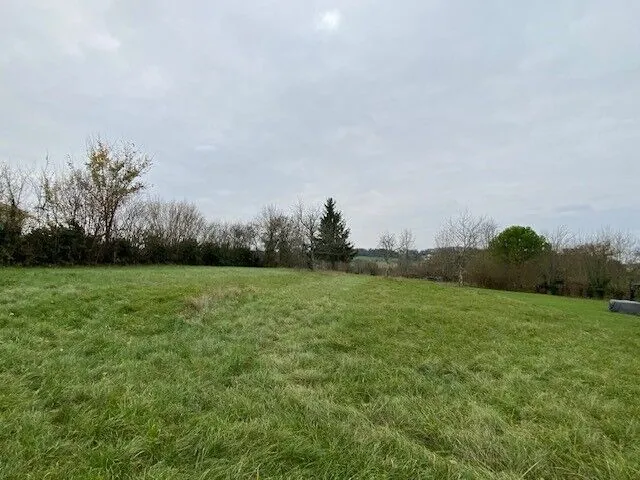 Terrain plat à vendre à Ribérac - Idéal pour votre maison neuve 