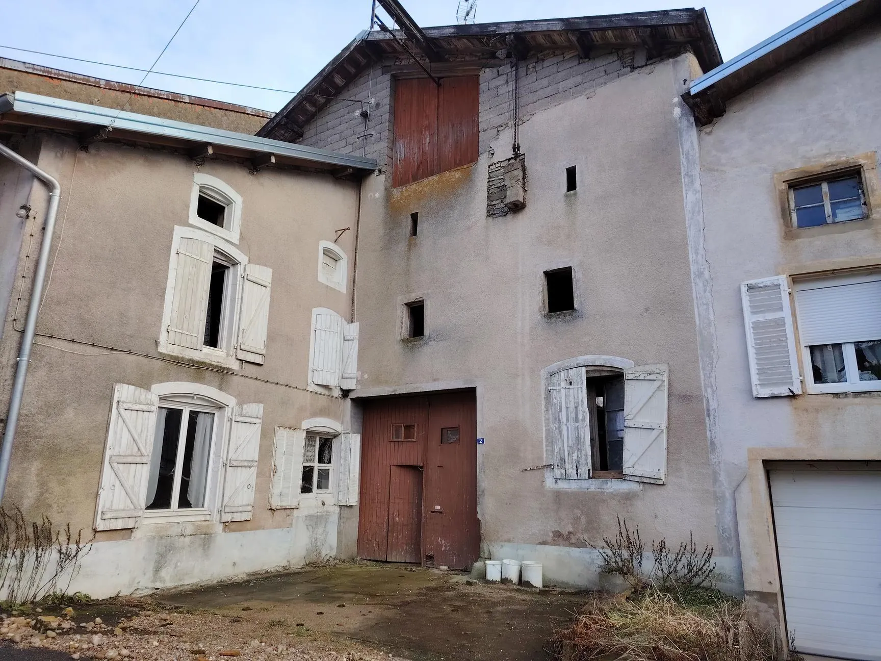 Maison à rénover à Dompaire - Opportunité d'investissement ou premier achat 