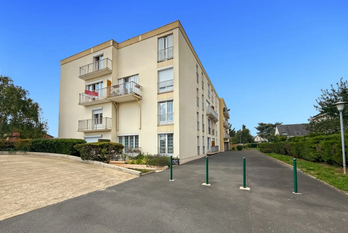 Duplex lumineux de 81 m² avec balcons, cave et stationnement sécurisé à Ifs 