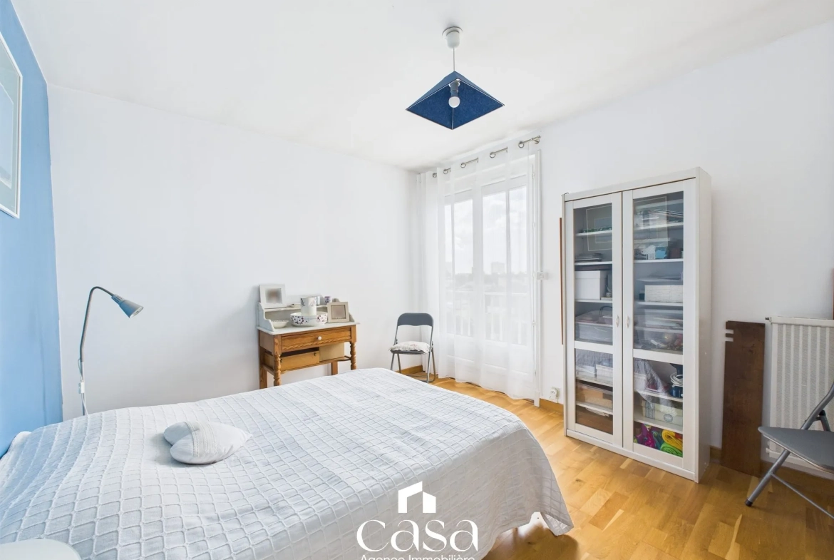 Duplex lumineux de 81 m² avec balcons, cave et stationnement sécurisé à Ifs 