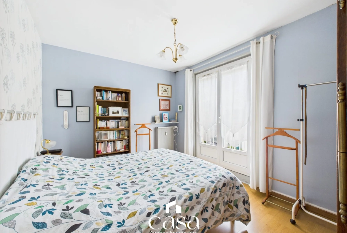 Duplex lumineux de 81 m² avec balcons, cave et stationnement sécurisé à Ifs 