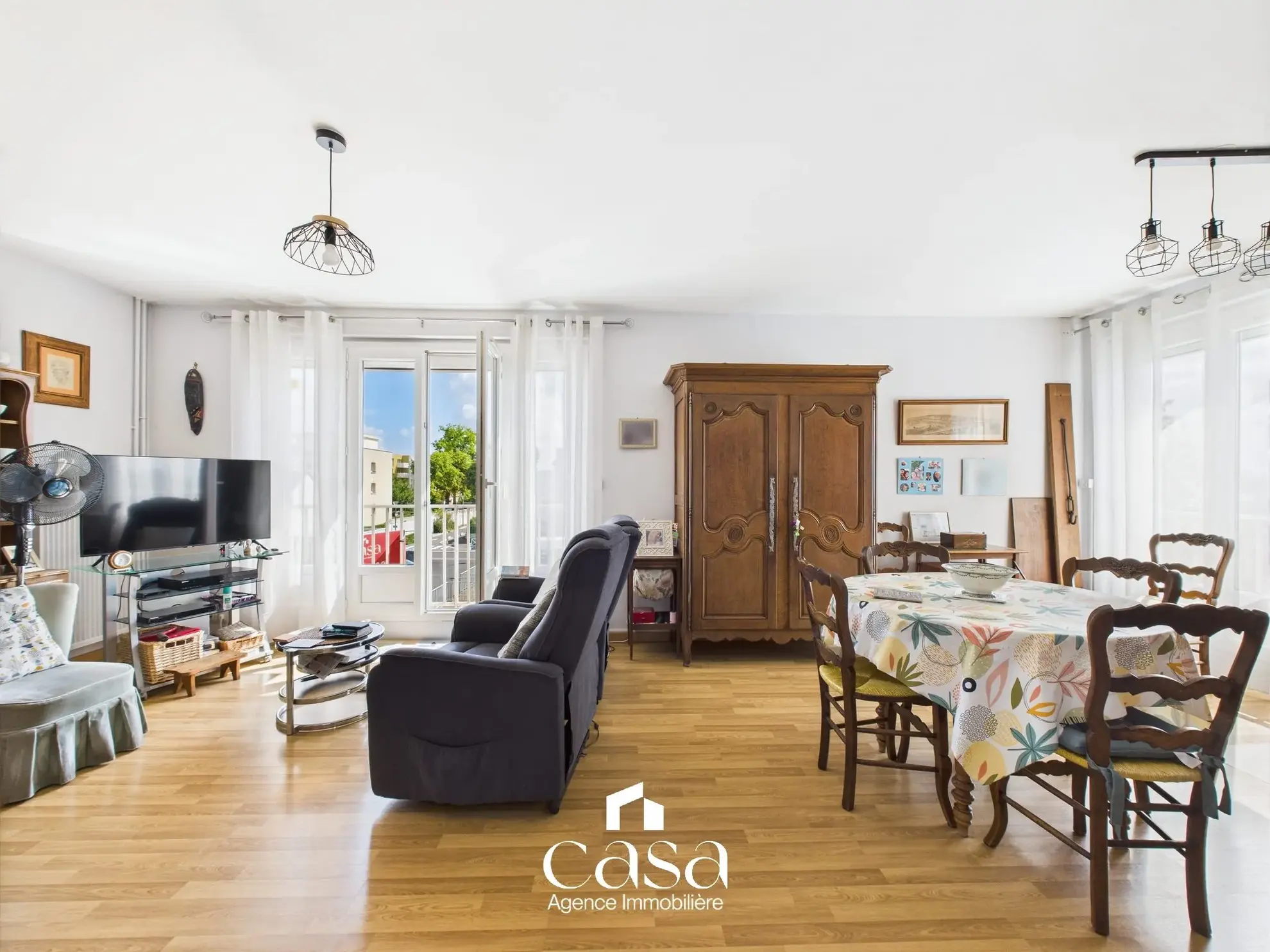Duplex lumineux de 81 m² avec balcons, cave et stationnement sécurisé à Ifs 