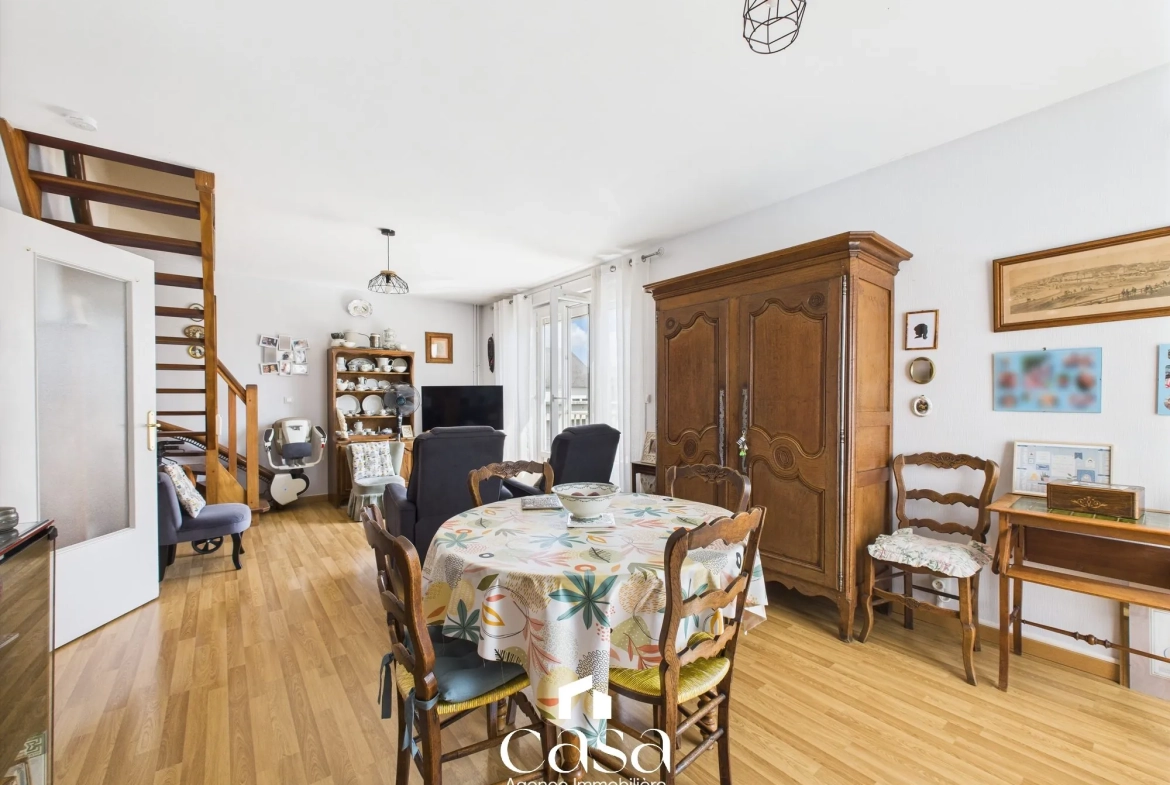 Duplex lumineux de 81 m² avec balcons, cave et stationnement sécurisé à Ifs 