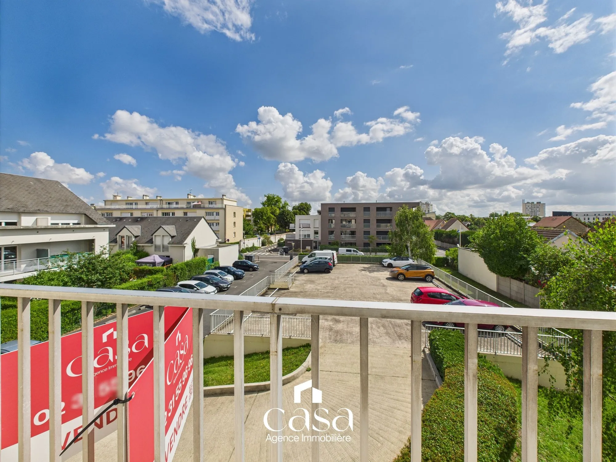 Duplex lumineux de 81 m² avec balcons, cave et stationnement sécurisé à Ifs 