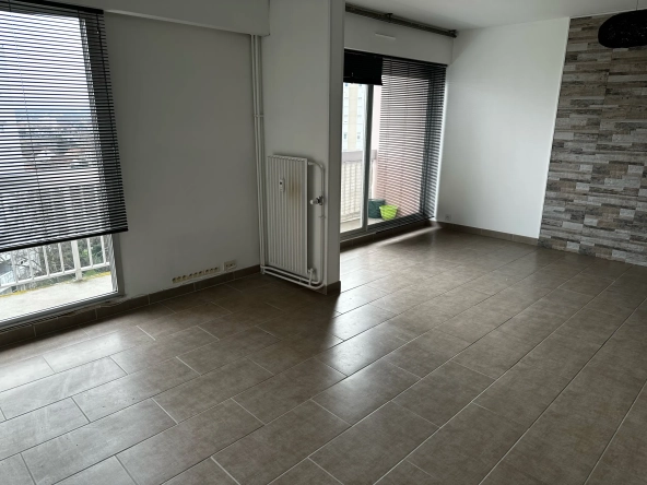 Appartement avec balcon, cave et ascenseur à Montluçon - 71 m²