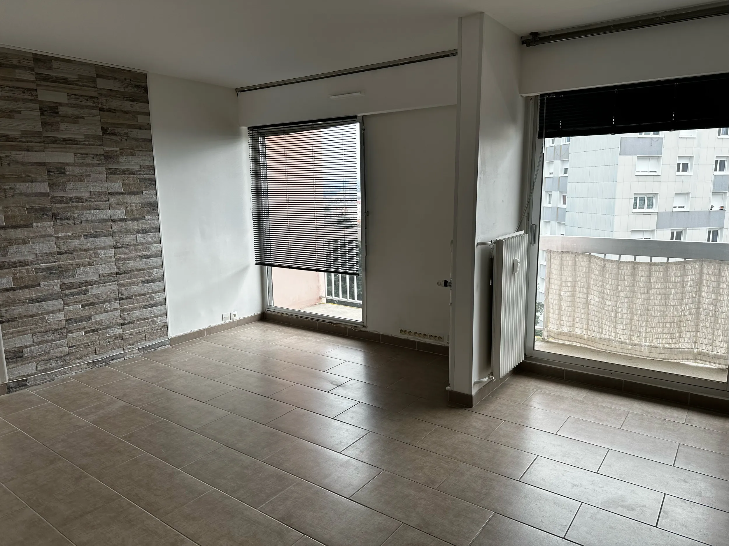 Appartement avec balcon, cave et ascenseur à Montluçon - 71 m² 