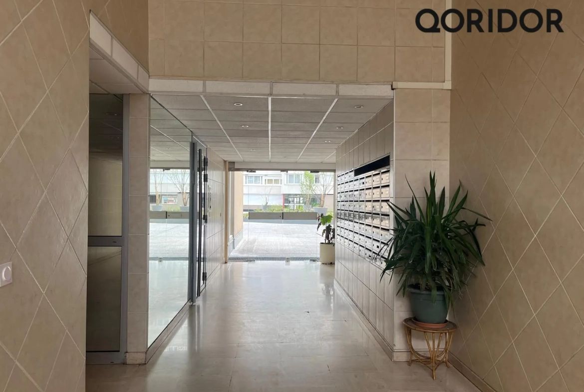 Triplex Meublé avec Vue Panoramique sur Lyon à Villeurbanne 