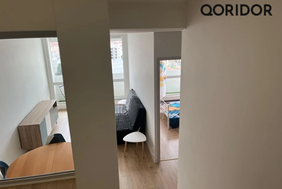 Triplex Meublé avec Vue Panoramique sur Lyon à Villeurbanne 