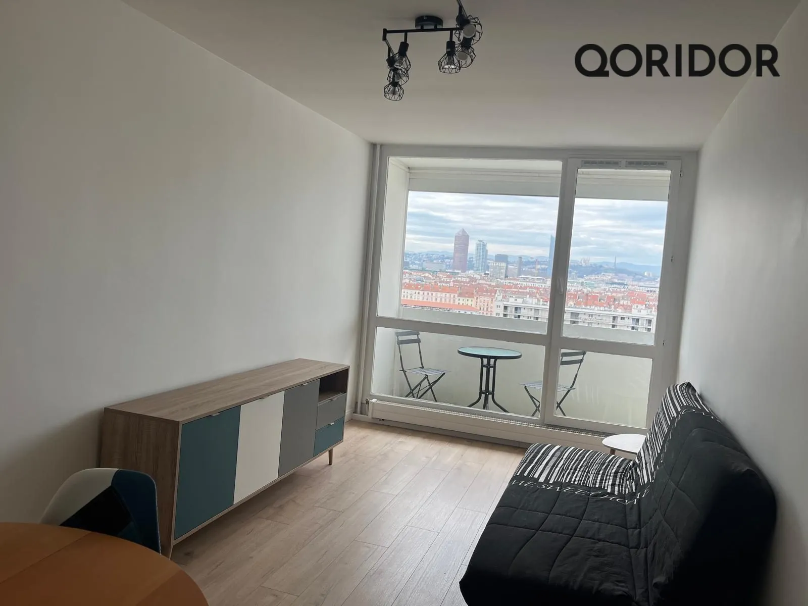 Triplex Meublé avec Vue Panoramique sur Lyon à Villeurbanne 