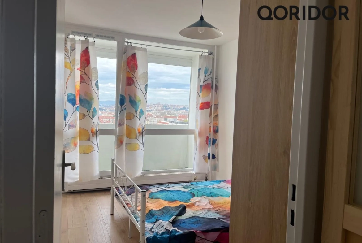 Triplex Meublé avec Vue Panoramique sur Lyon à Villeurbanne 