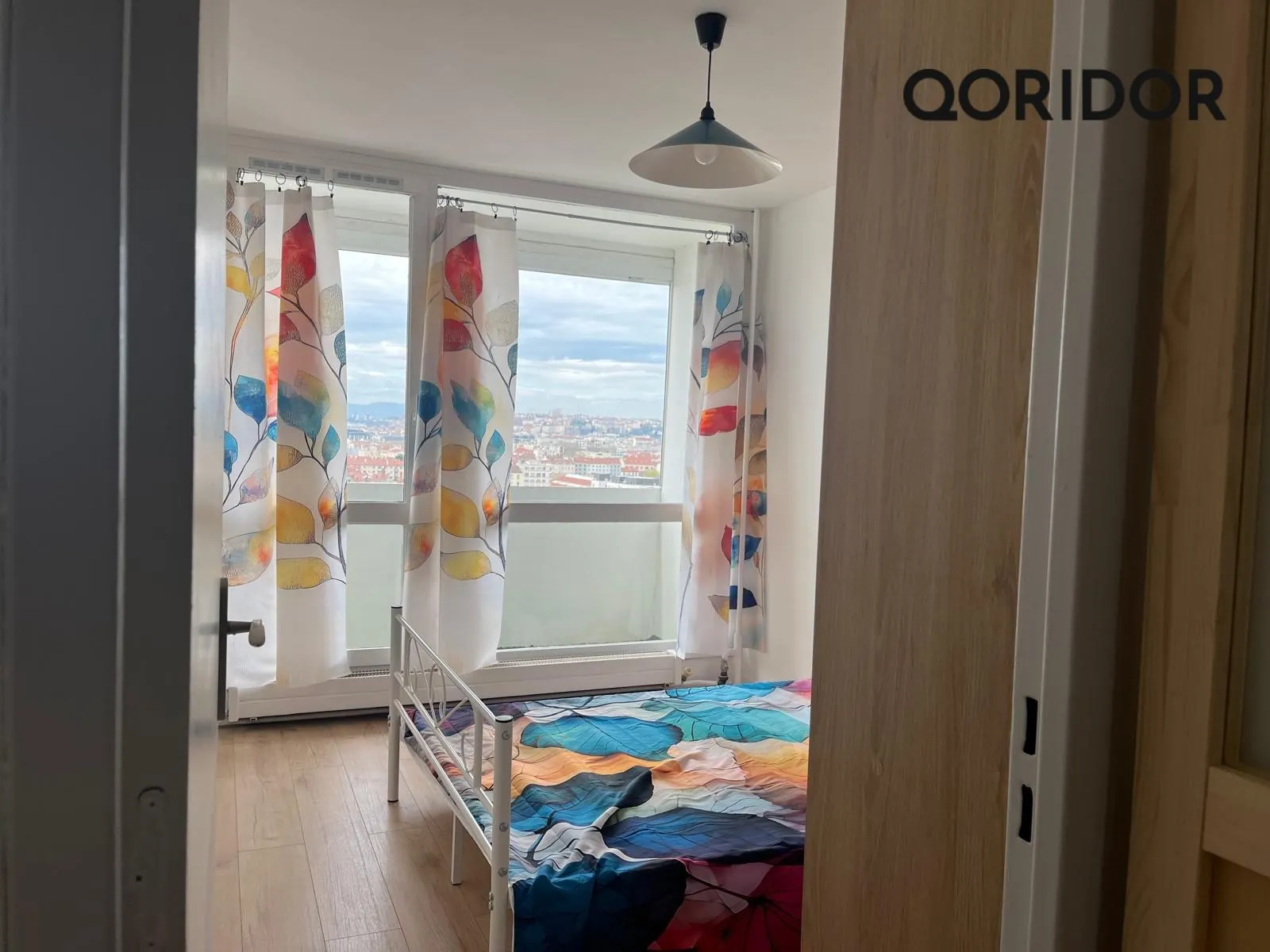 Triplex Meublé avec Vue Panoramique sur Lyon à Villeurbanne 