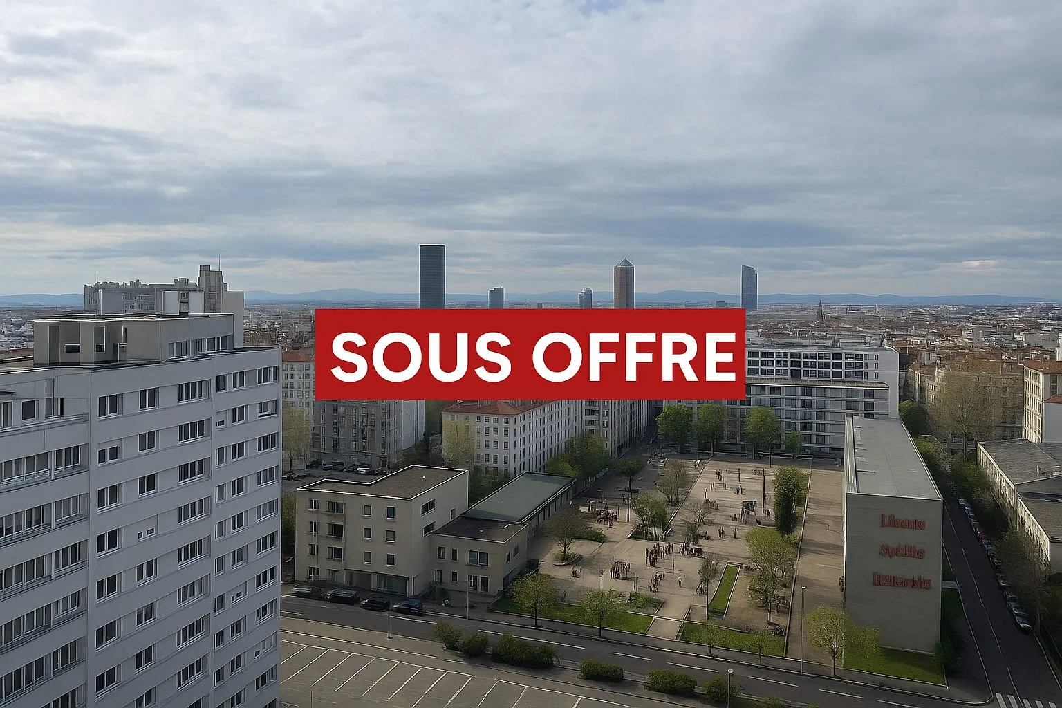Triplex Meublé avec Vue Panoramique sur Lyon à Villeurbanne 