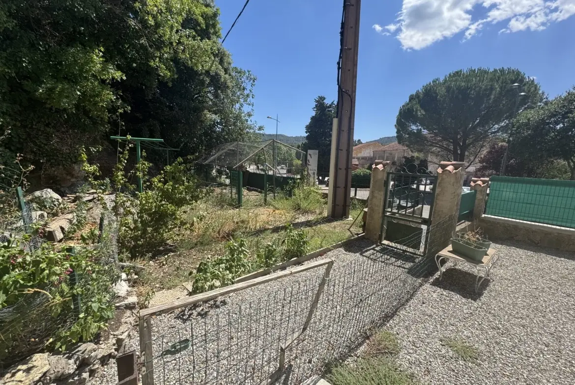 Maison T2 à vendre à Tourves – idéalement située et prête à emménager 