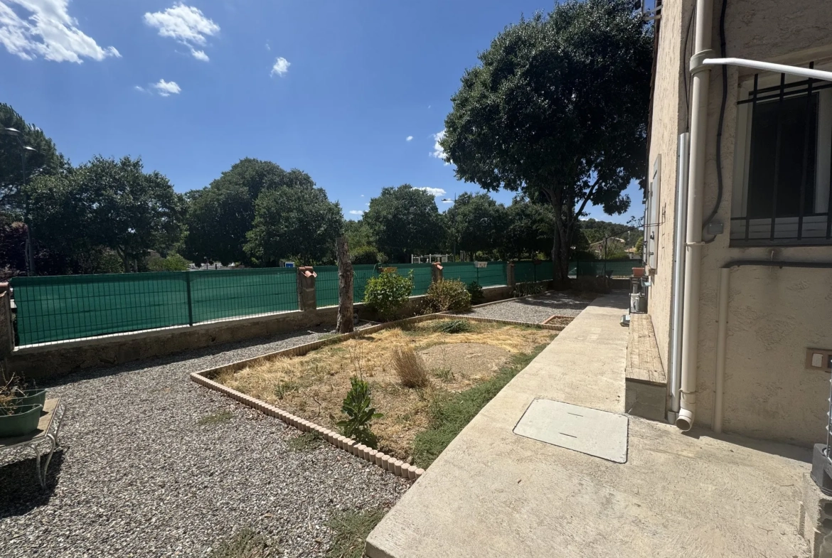 Maison T2 à vendre à Tourves – idéalement située et prête à emménager 