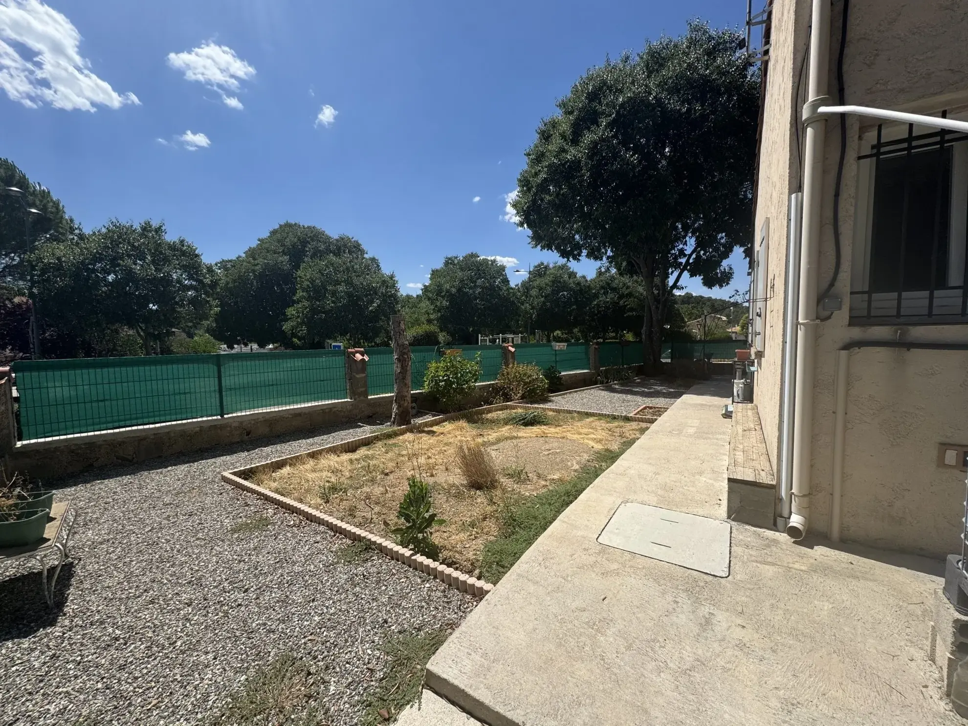 Maison T2 à vendre à Tourves – idéalement située et prête à emménager 