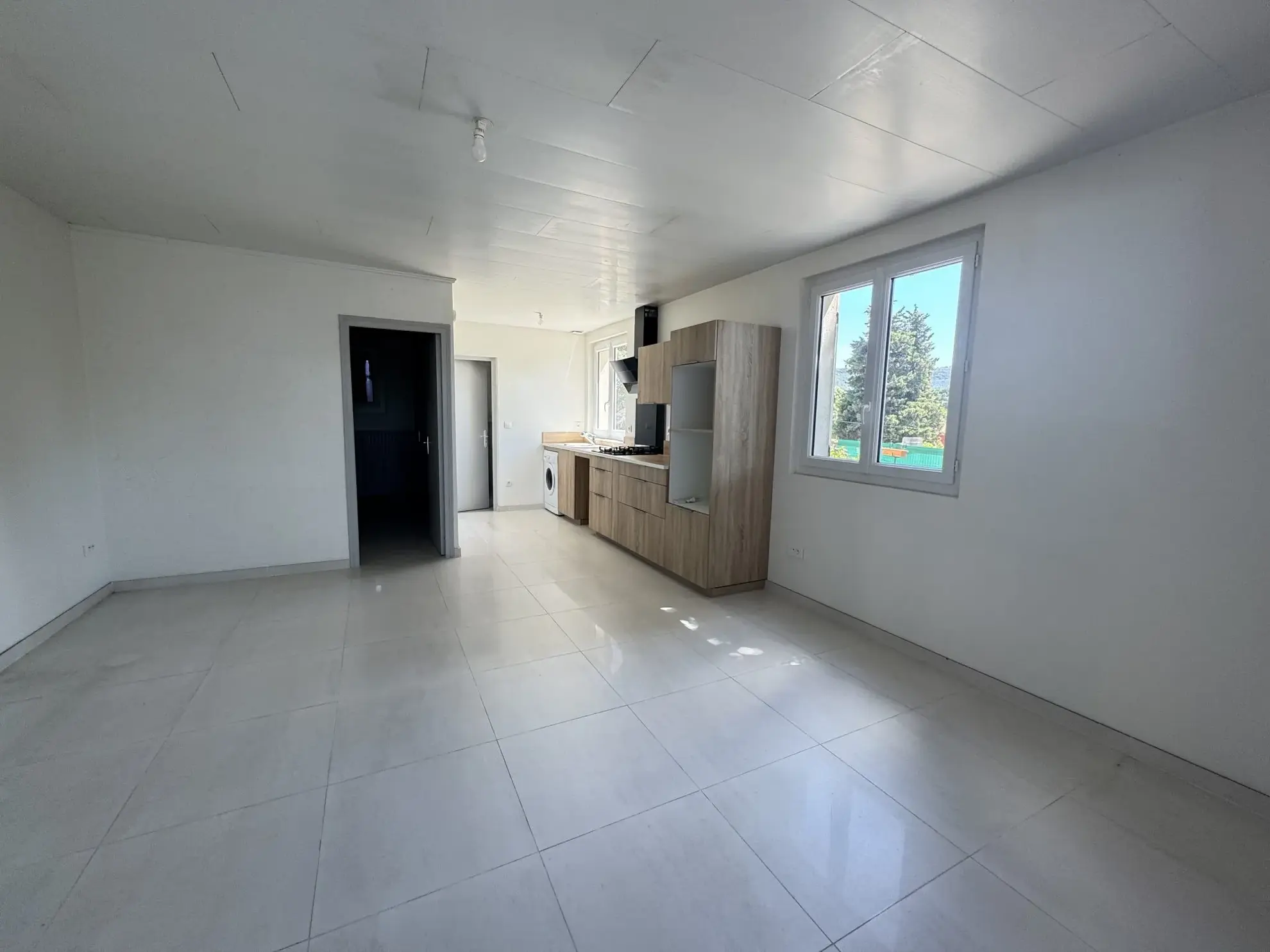 Maison T2 à vendre à Tourves – idéalement située et prête à emménager 