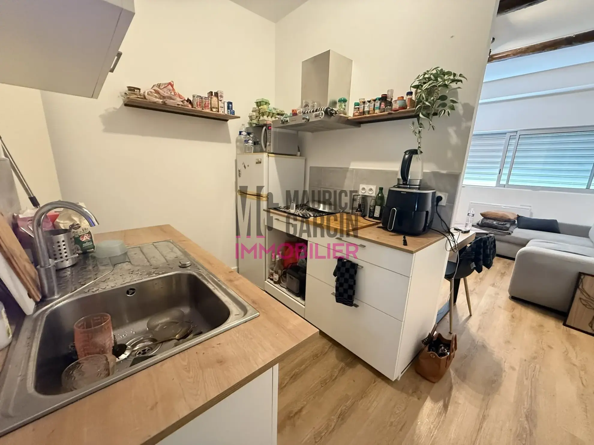 Appartement T2 à vendre loué à Orange avec cave et vue sur la Meyne 