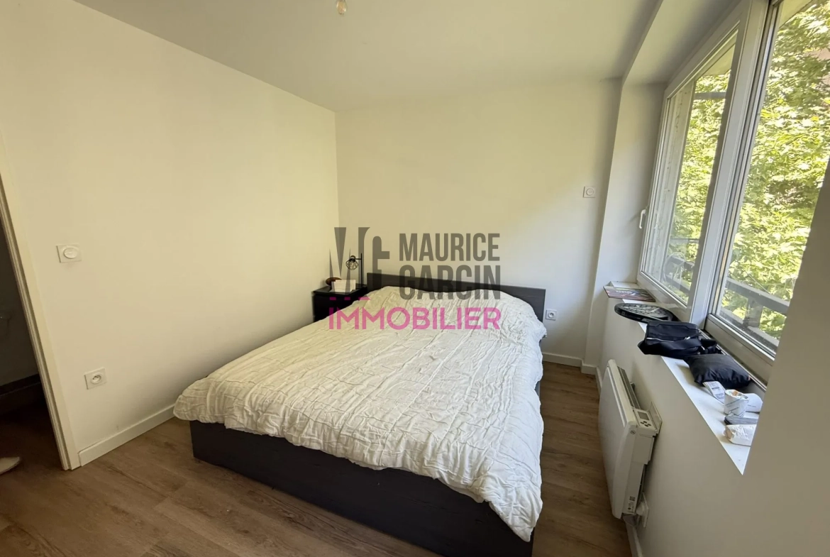 Appartement T2 à vendre loué à Orange avec cave et vue sur la Meyne 