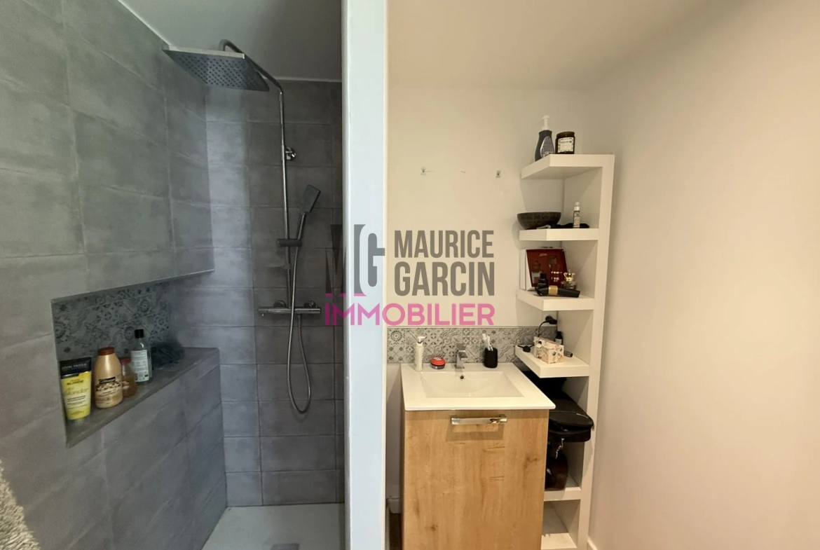 Appartement T2 à vendre loué à Orange avec cave et vue sur la Meyne 