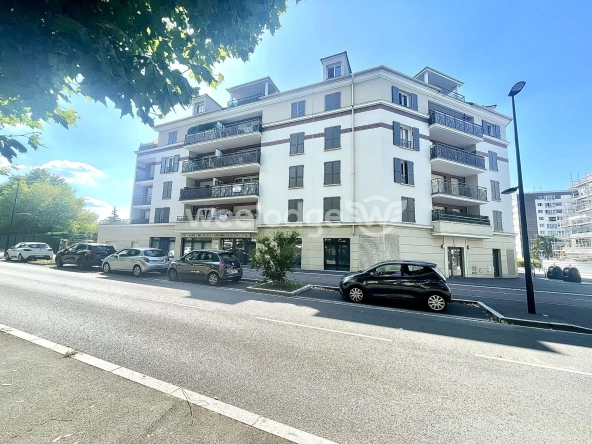 Bel appartement 2 pièces avec terrasse et parking à Taverny
