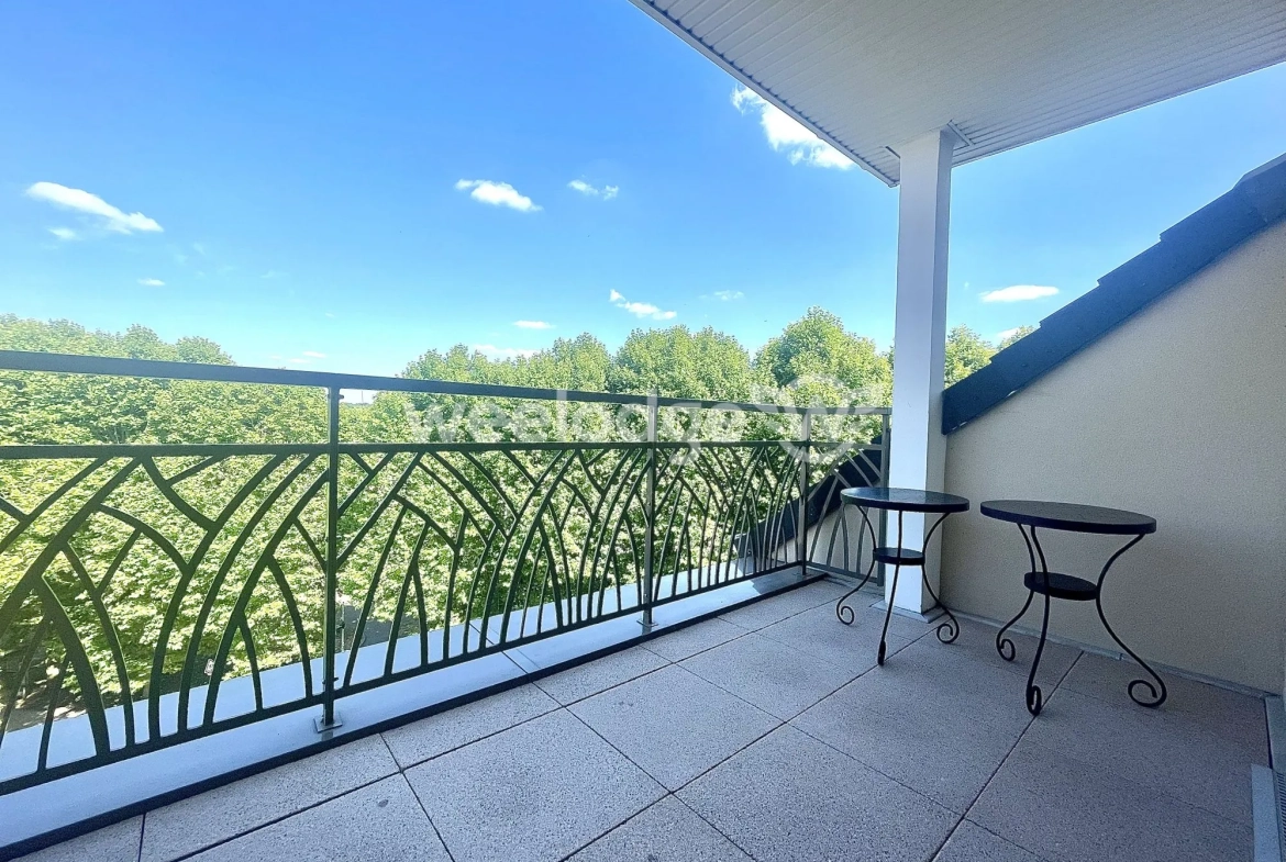 Bel appartement 2 pièces avec terrasse et parking à Taverny 
