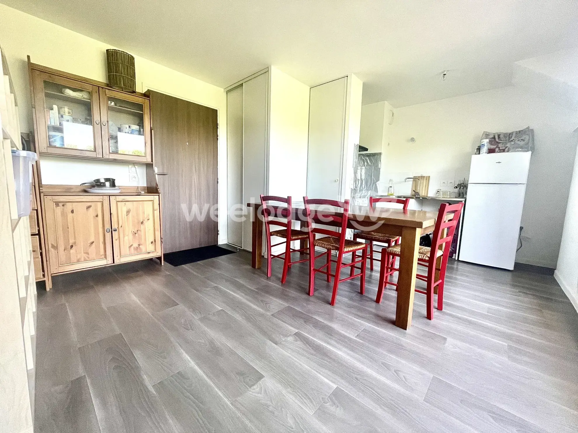 Bel appartement 2 pièces avec terrasse et parking à Taverny 